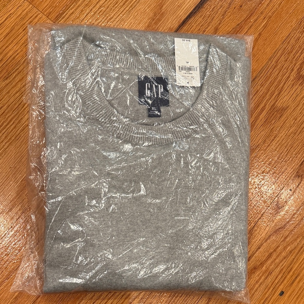 GAP Heather Gray Knit Pullover